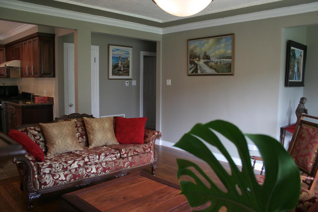 Hotel Semi Centre House à White Rock Extérieur photo